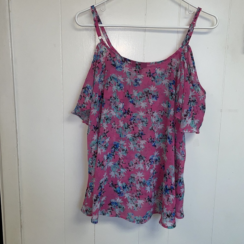 I ❤️ Ronson Cold Shoulder Top - Picture 2 of 6
